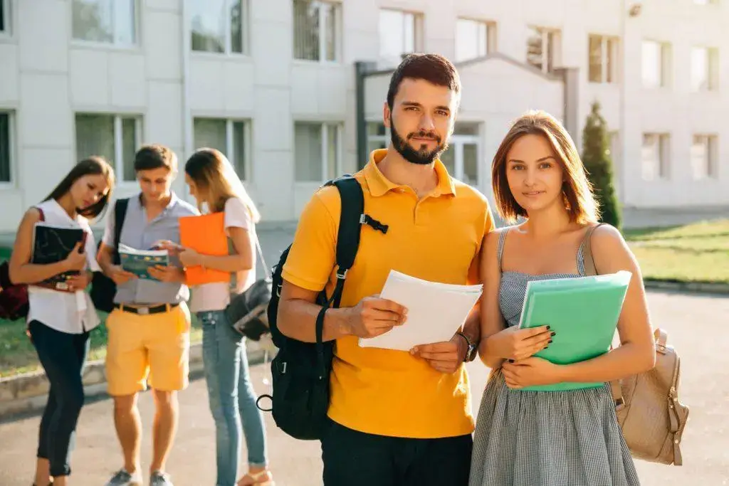 Becas para latinoamericanos en Estados Unidos, hispanos y extranjeros para estudiar pregrado y postgrado, como aplicar beca universitaria