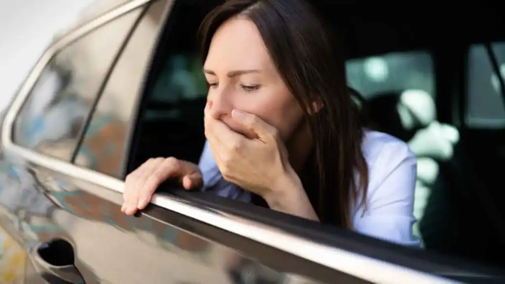 Tapar el ombligo para no marearse: verdadero o falso, cómo evitar el mareo al viajar en carro o bus, tips para quitar las nauseas y vomitar al viajar