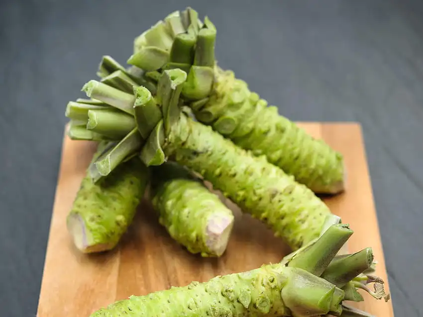 Wasabi para que sirve, beneficios para la salud de la semilla de wasabi, usos medicinales y en la cocina japonesa y en el sushi