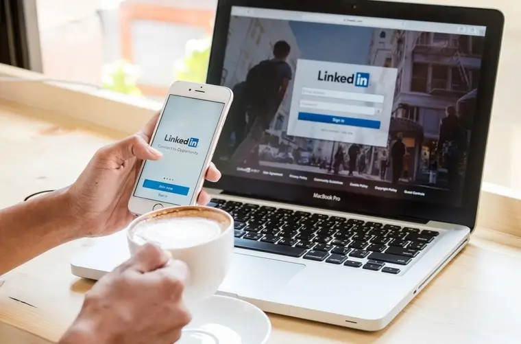 10 ventajas y desventajas de linkedin para personas profesionales y para empresas, beneficios de la red social experta en business